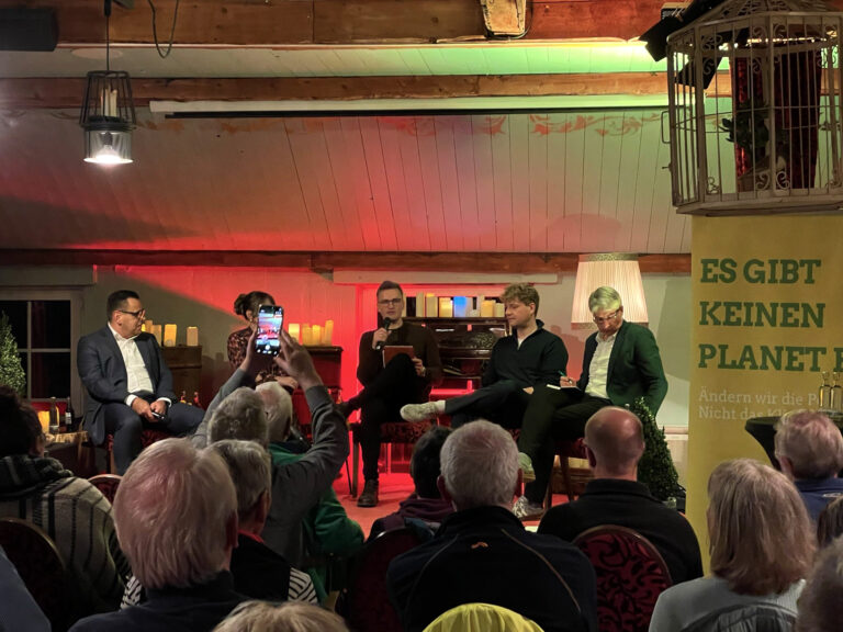Volles Haus in Papenburg: Austausch über Klimaschutz, Biogas und erneuerbare Energien